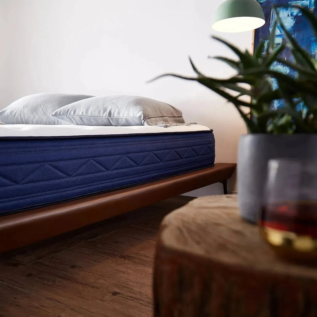 23cm pocket spring mattress wave layered structure.