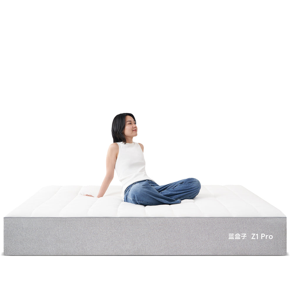 30cm pocket spring gel memory foam mattress bluebox z1 pro in white background.
