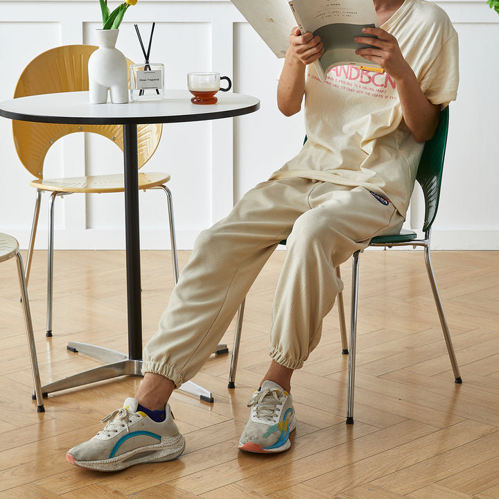 Contemporary plastic dining chair apollo detail 4.