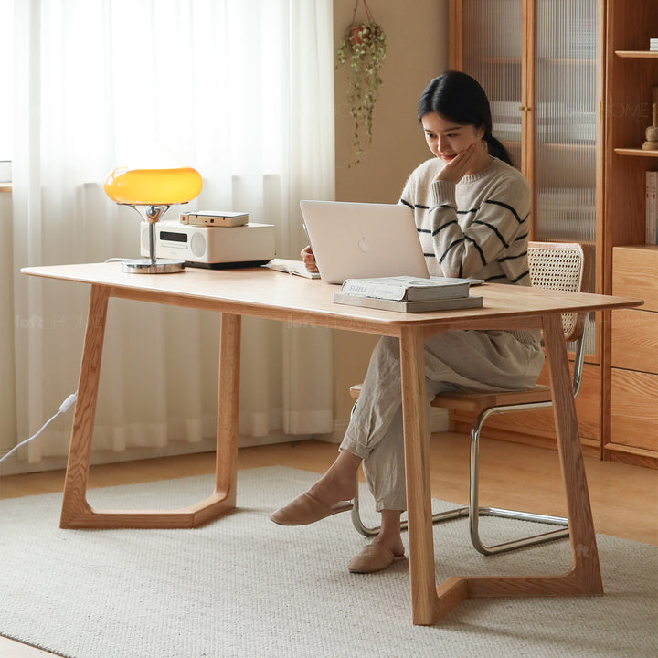 Scandinavian oak wood dining table berlin in details.