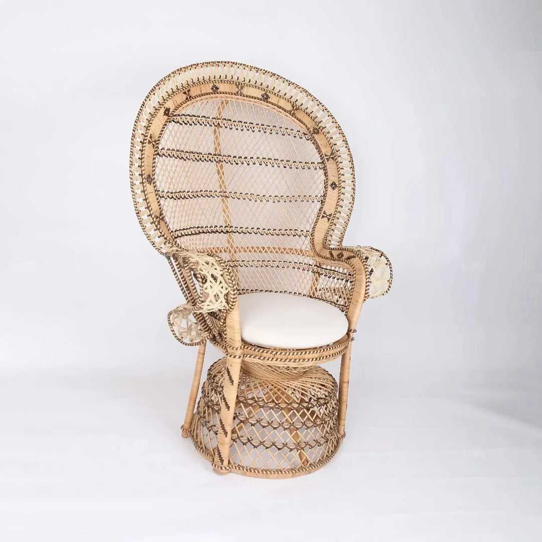 Bohemian rattan 1 seater sofa retro peacock in details.