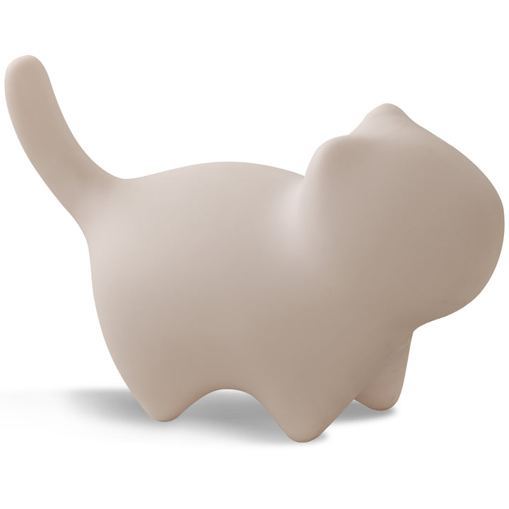 Contemporary plastic ottoman cat environmental situation.