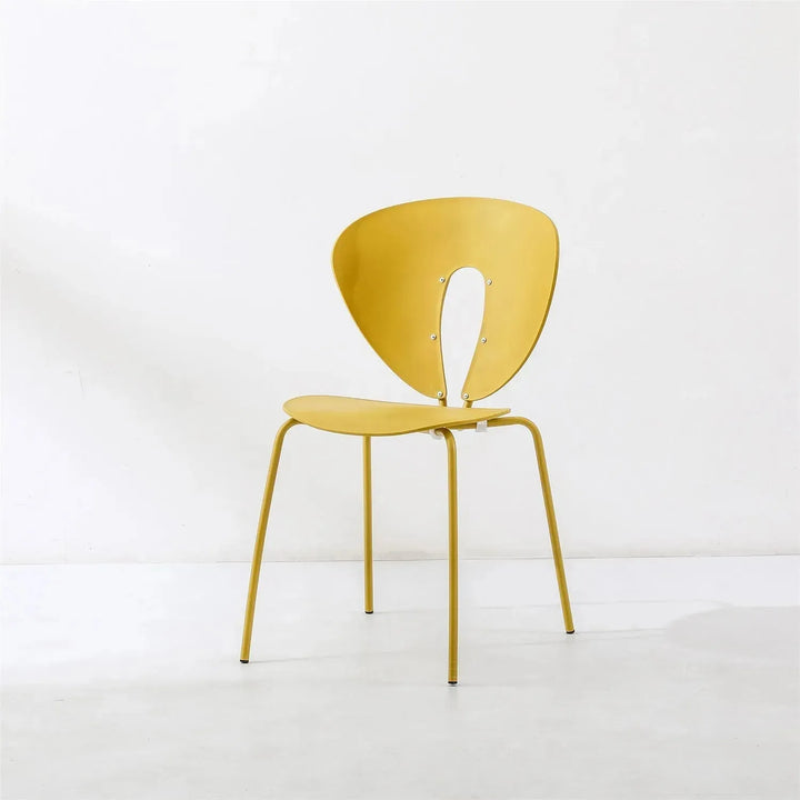 Contemporary plastic dining chair globus in details.