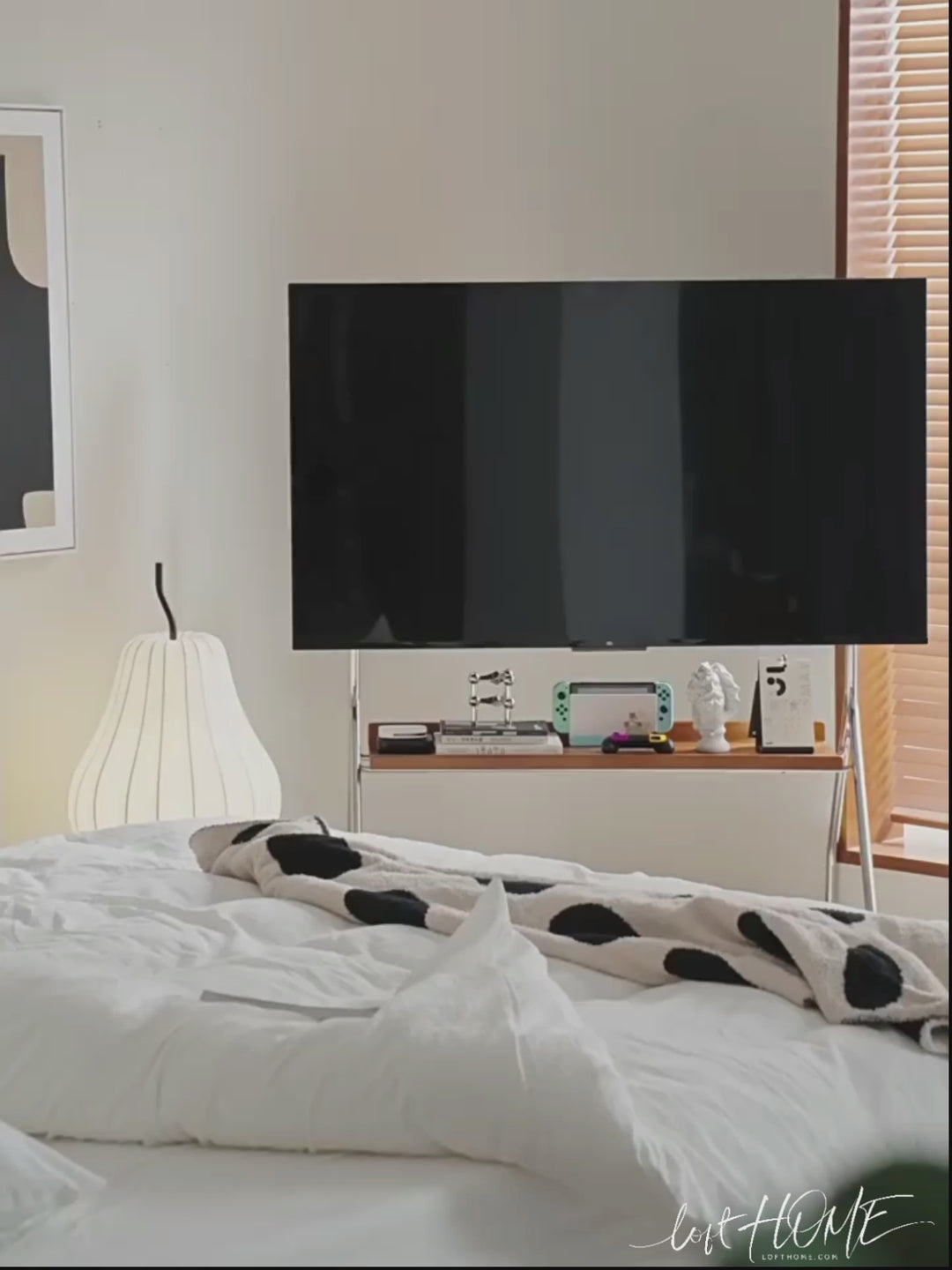 Vintage boxwood tv hanger charles detail 14.