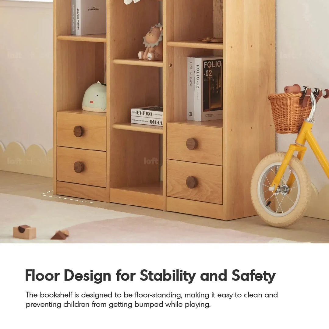 Scandinavian wood kids bookshelf bear layered structure.