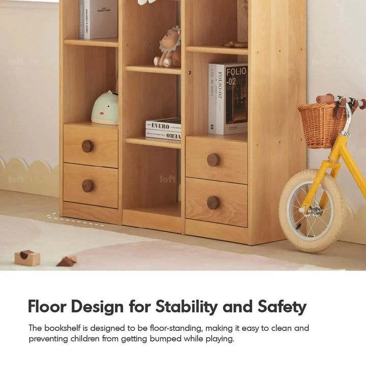 Scandinavian wood kids bookshelf bear layered structure.