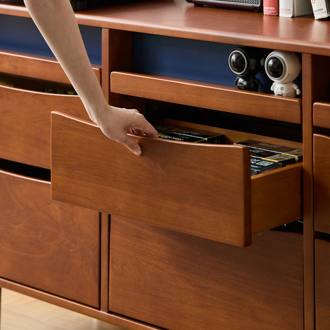 Vintage boxwood chest of 9 drawers mies in details.