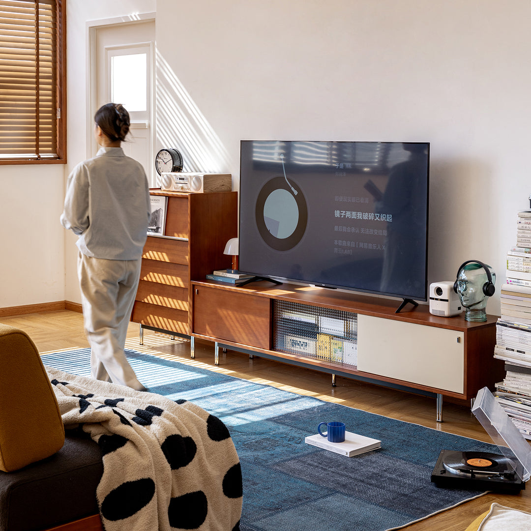 Vintage boxwood tv console pinecone in real life style.